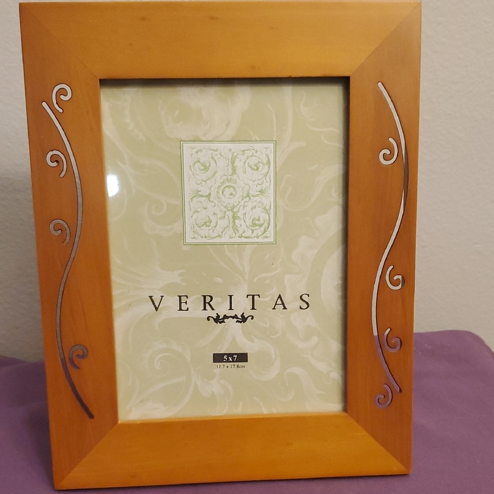 Veritas Brown Photo Frame